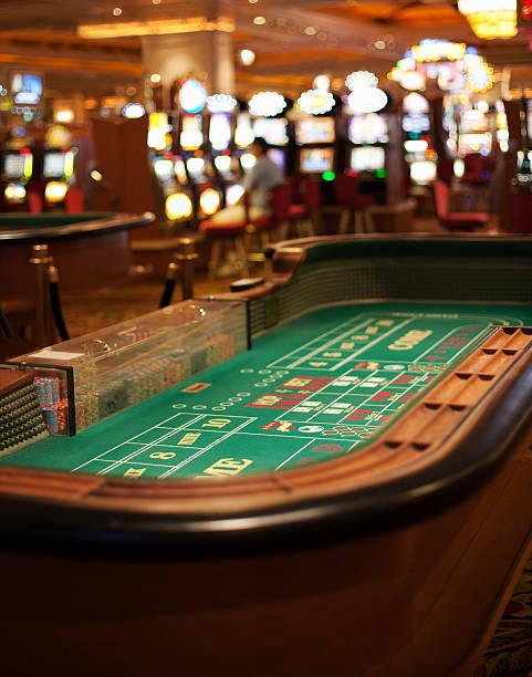 Wild West Gold game interface showing five reels with western-themed symbols
